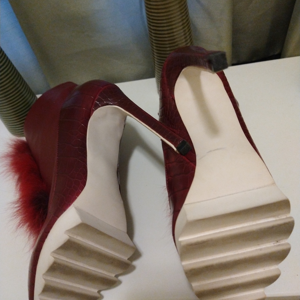 Boots - Picture 4 of 8